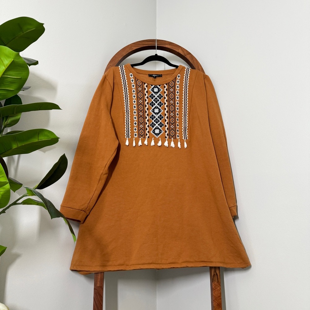 Andree By Unit 1X Mustard Brown Boho Embroidered Fringe Tunic Sweater